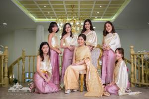 ชุดไทยเจ้าสาว ชุดไทยจักรพรรดิ์ เช่าที่แบมบี้ เวดดิ้ง ห้วยขวาง
